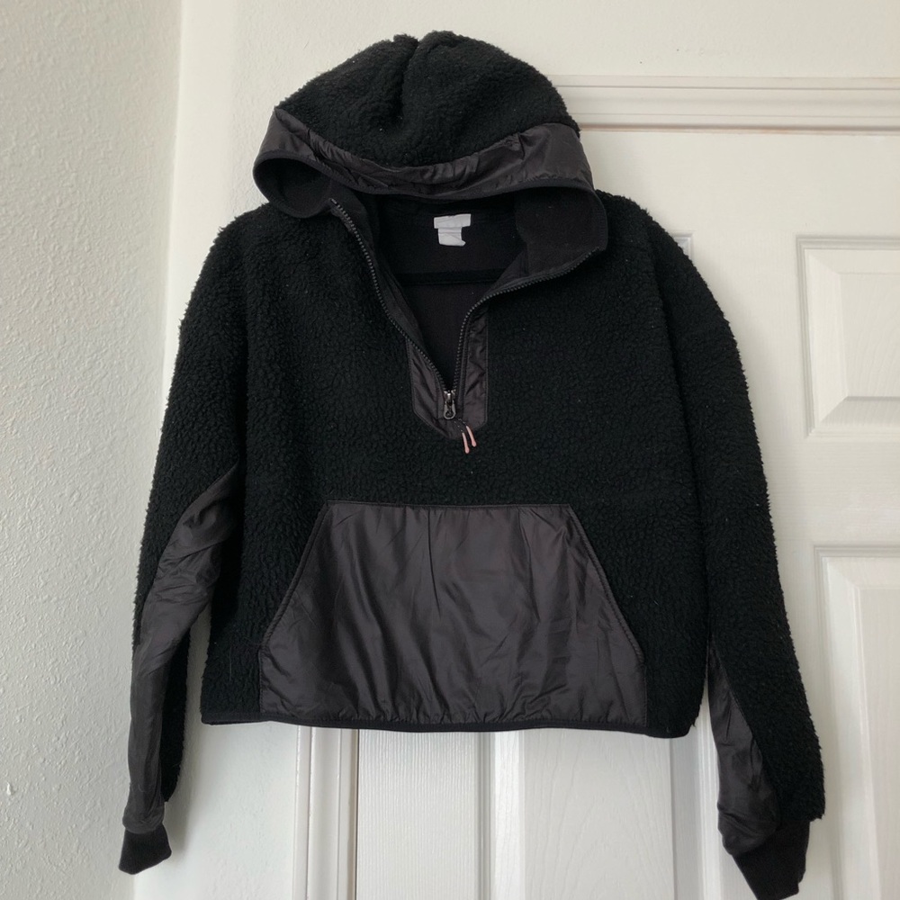 H&M Sport Cropped Sherpa Hoodie S